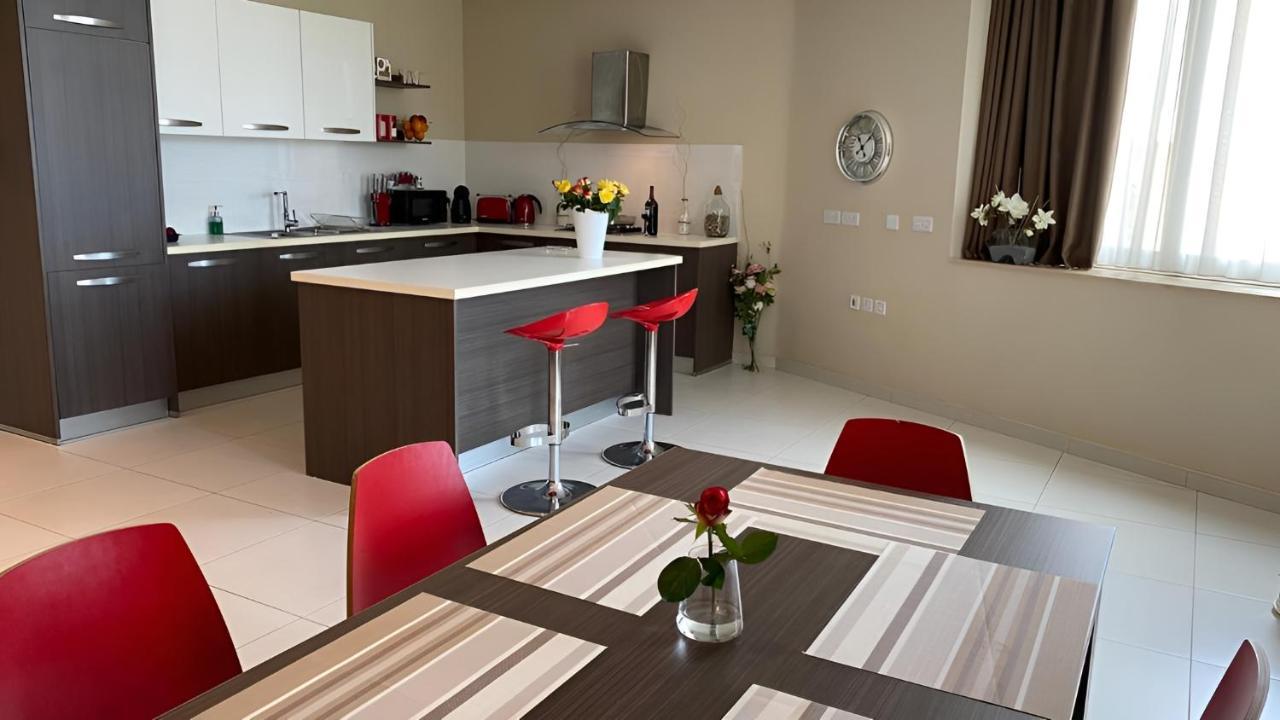 Super Bright And Spacious Seaview San Ġiljan
