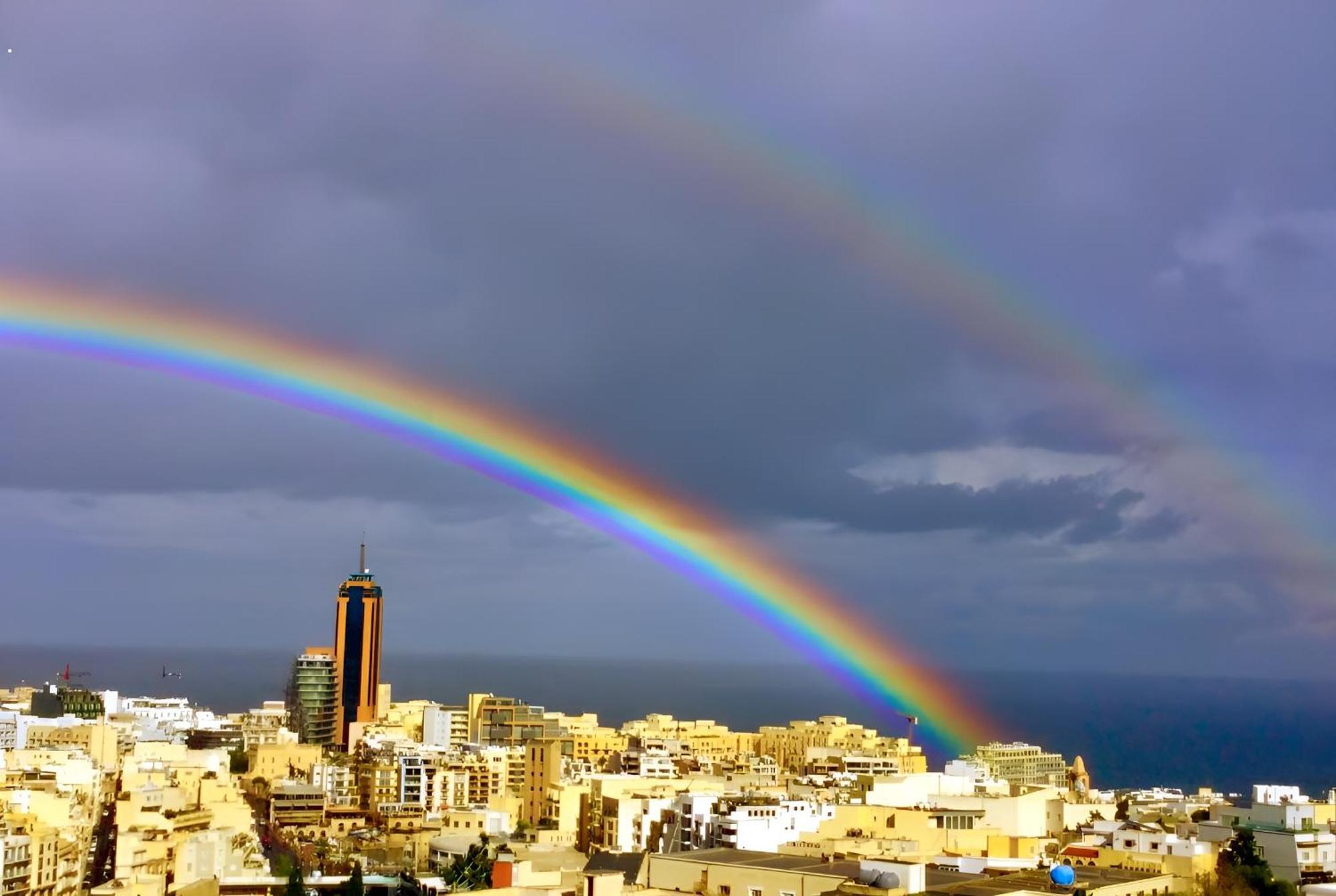 Super Bright And Spacious Seaview San Ġiljan