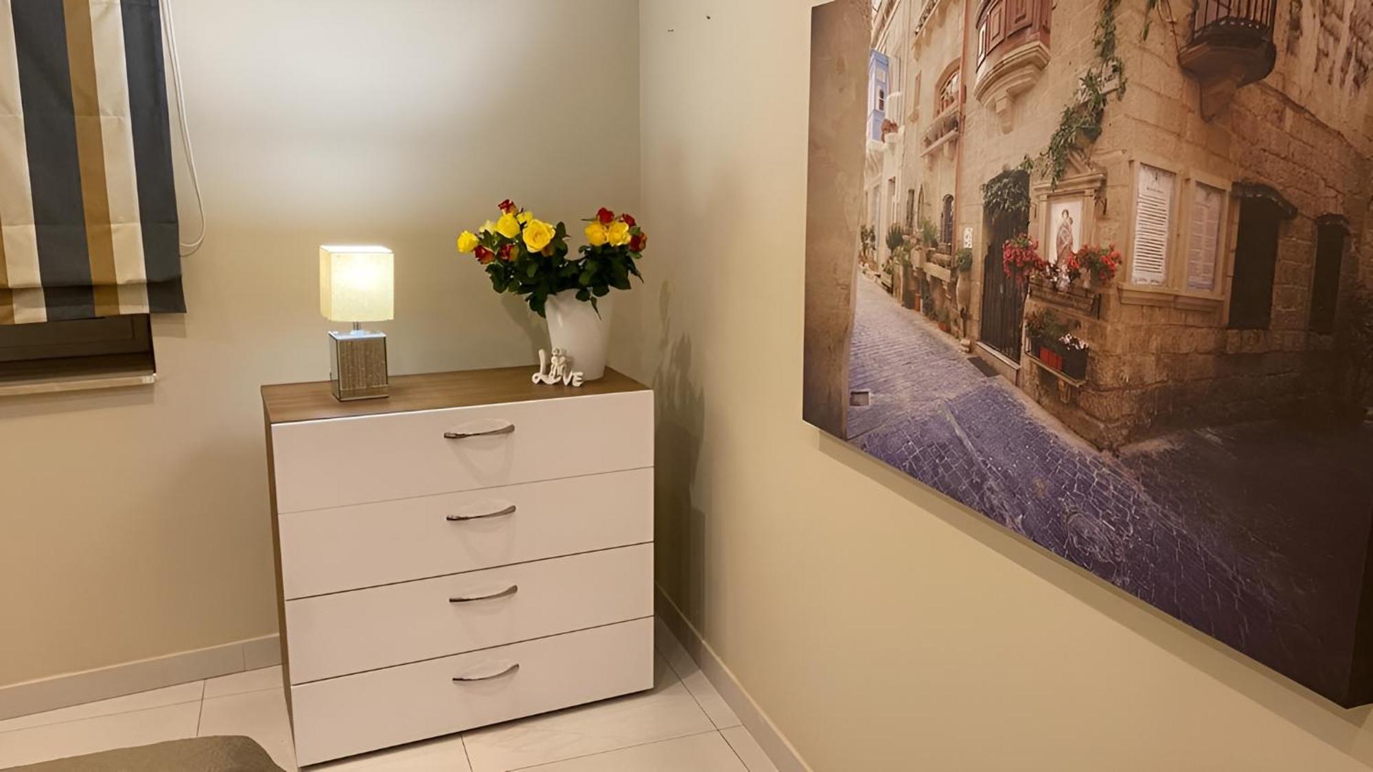 Super Bright And Spacious Seaview Appartement